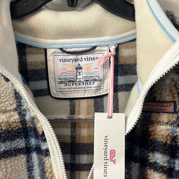 Vineyard Vines Quarter Zip - Picture 3 of 3